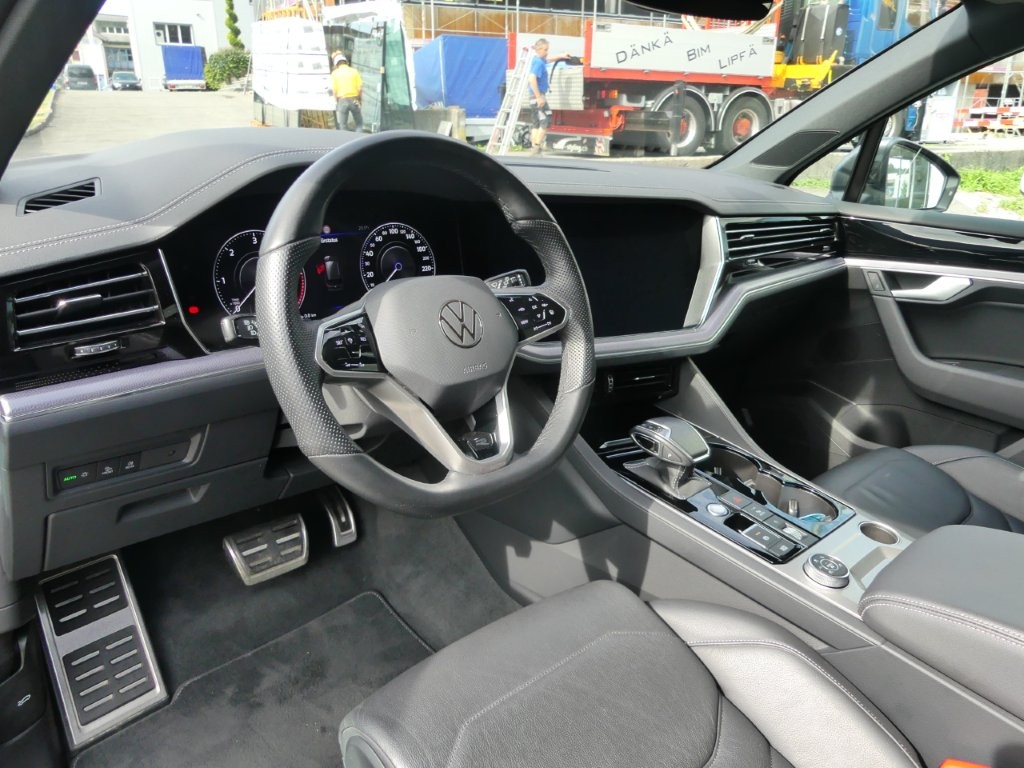 VW Touareg 3.0 TDI R Line Tiptronic-image-6