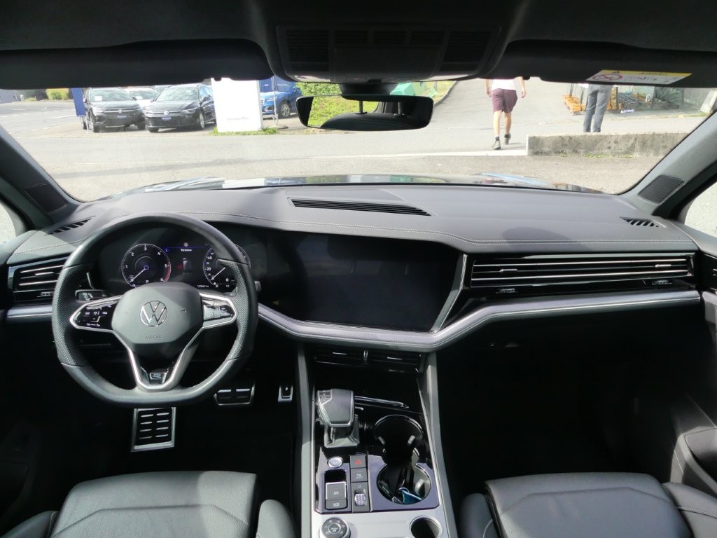 VW Touareg 3.0 TDI R Line Tiptronic-image-7