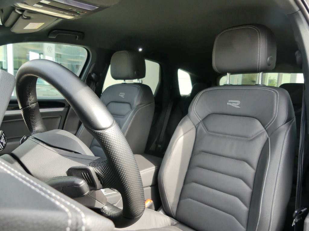 VW Touareg 3.0 TDI R Line Tiptronic-image-9