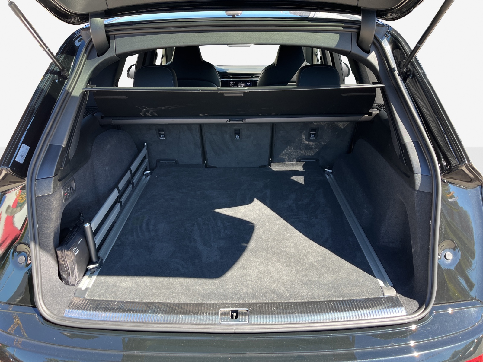 AUDI Q7 SUV TFSI e quattro 290 kW S line tiptronic-image-12