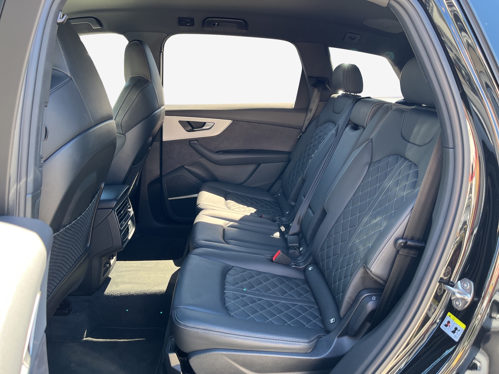AUDI Q7 SUV TFSI e quattro 290 kW S line tiptronic-image-11