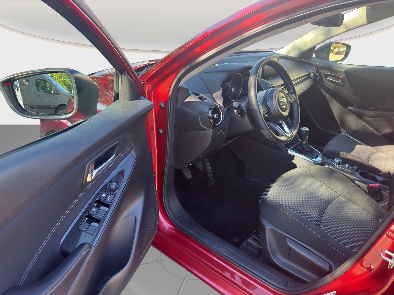 MAZDA 2 1.5 115 Revolution-image-8