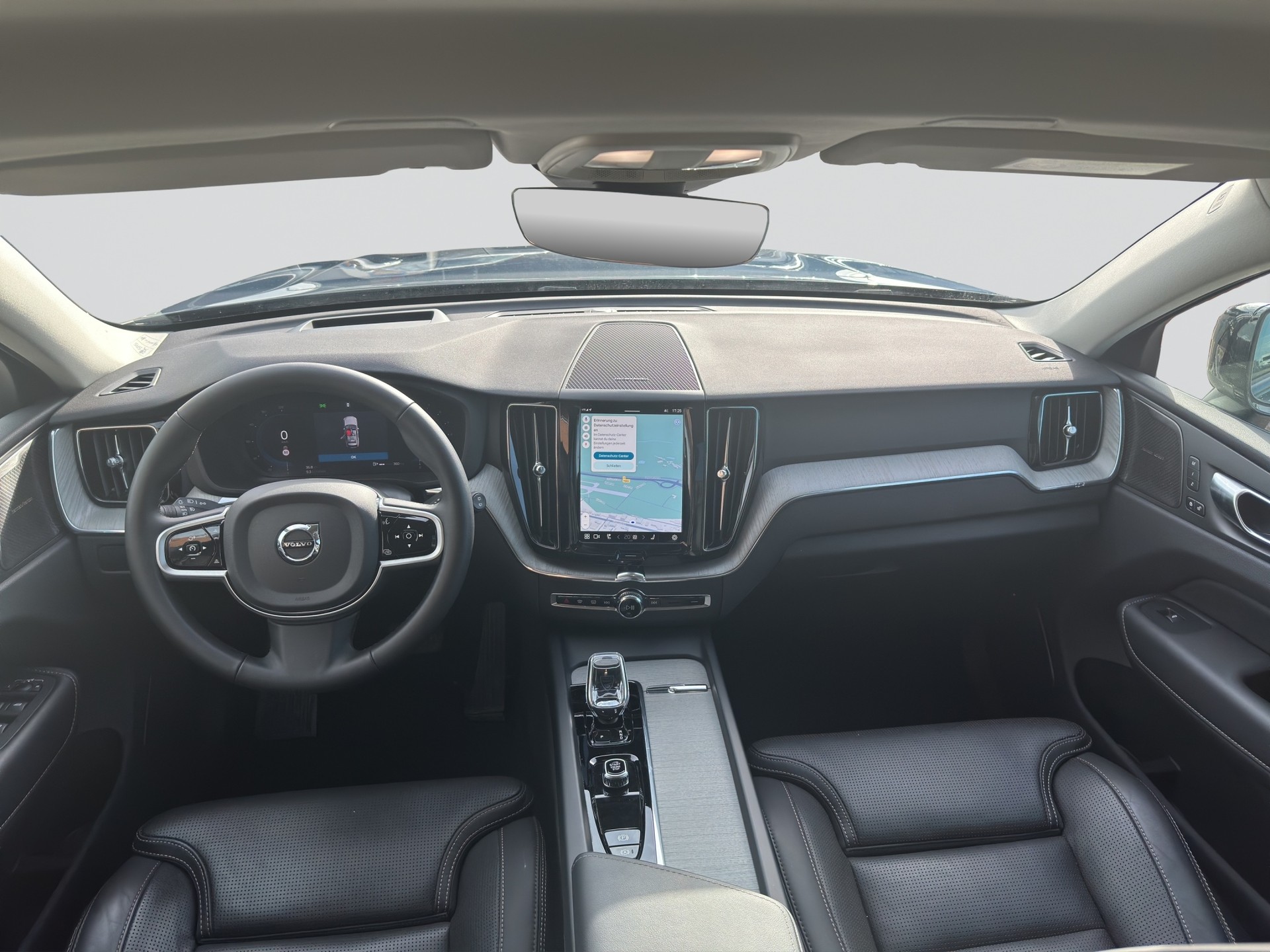 VOLVO XC60 B5 Benzin Mild Hybrid AWD Plus Dark Geartronic-image-4
