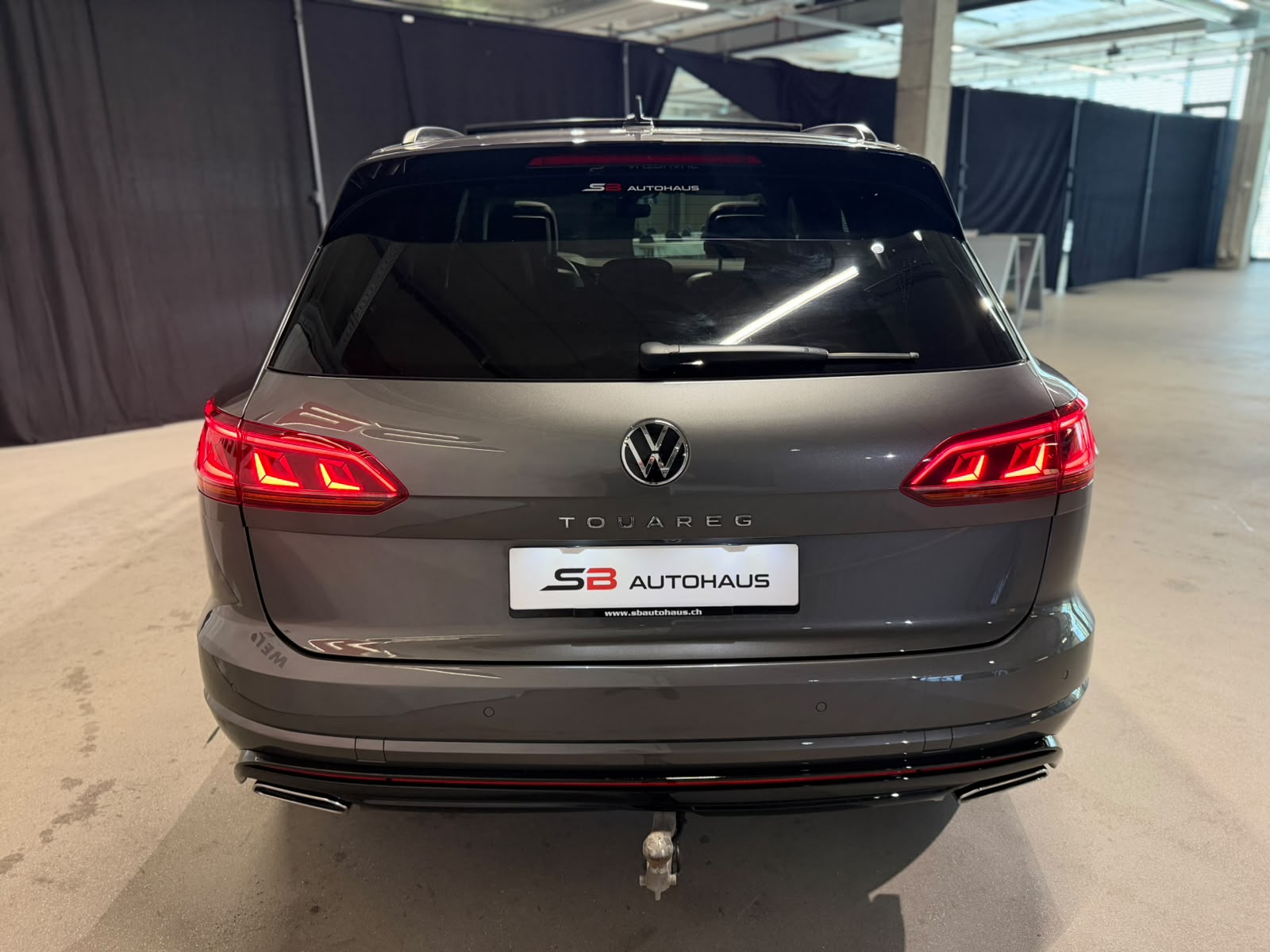VW Touareg 3.0 TDI R Line Tiptronic-image-15