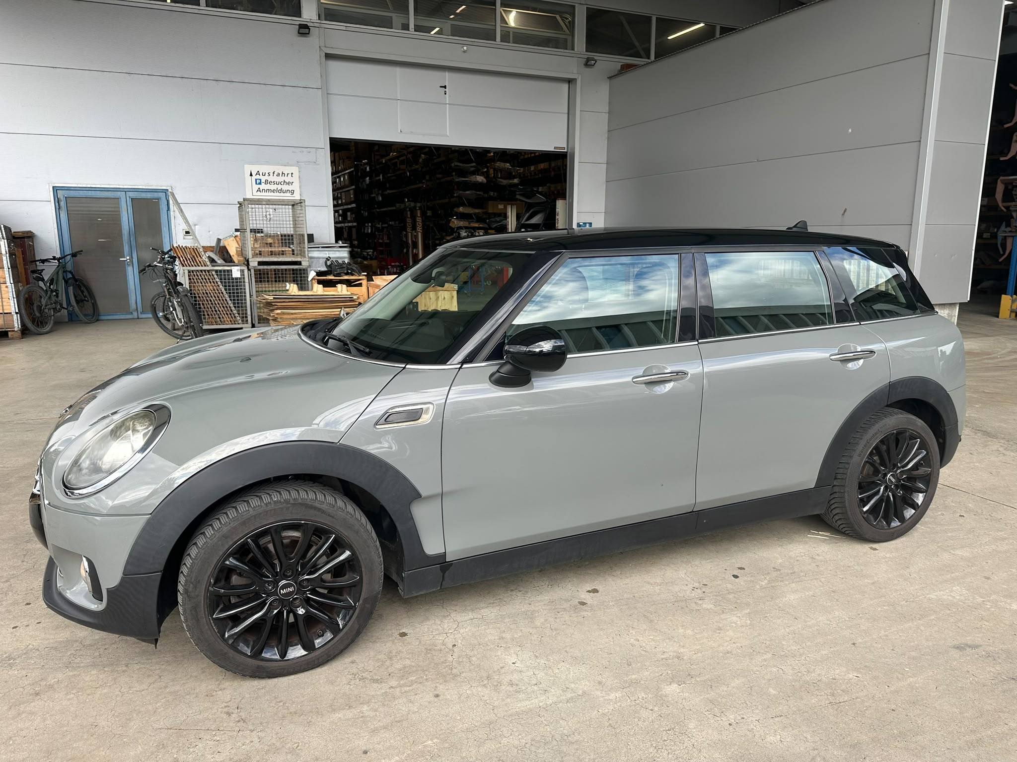 Car photo