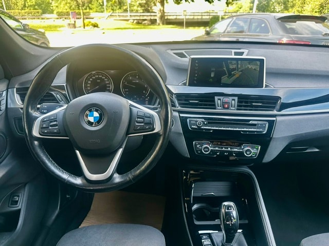 BMW X1 xDrive 18d Sport Line-image-11