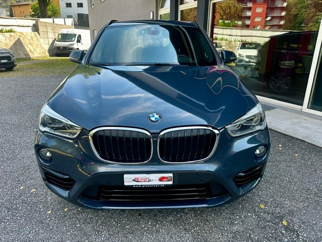 BMW X1 xDrive 18d Sport Line-image-5