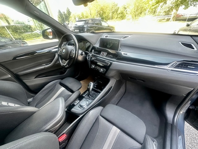 BMW X1 xDrive 18d Sport Line-image-14