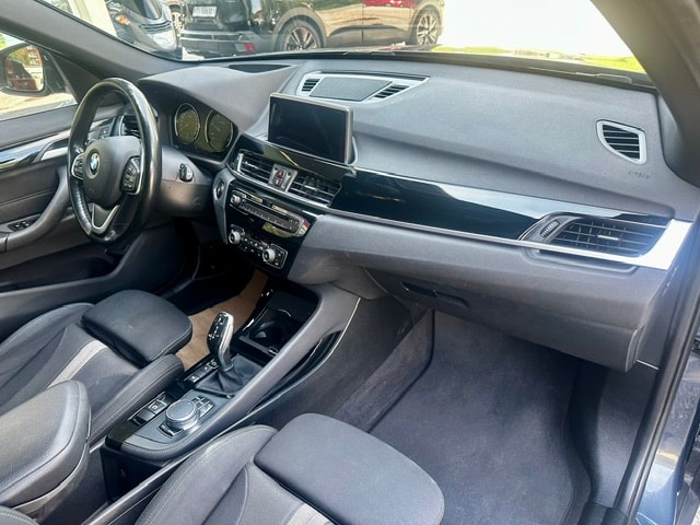 BMW X1 xDrive 18d Sport Line-image-13