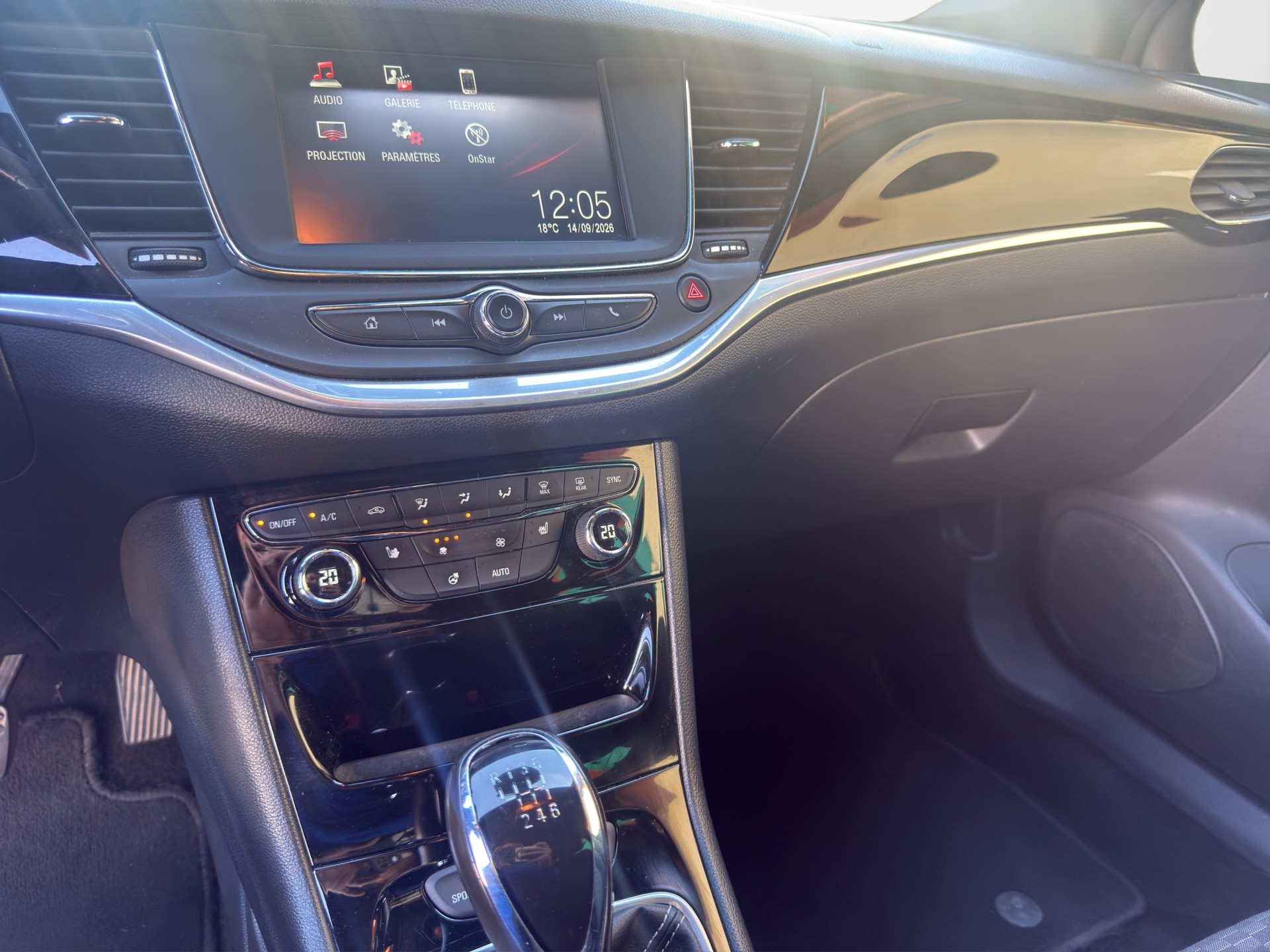 OPEL Astra 1.4i Turbo-image-11