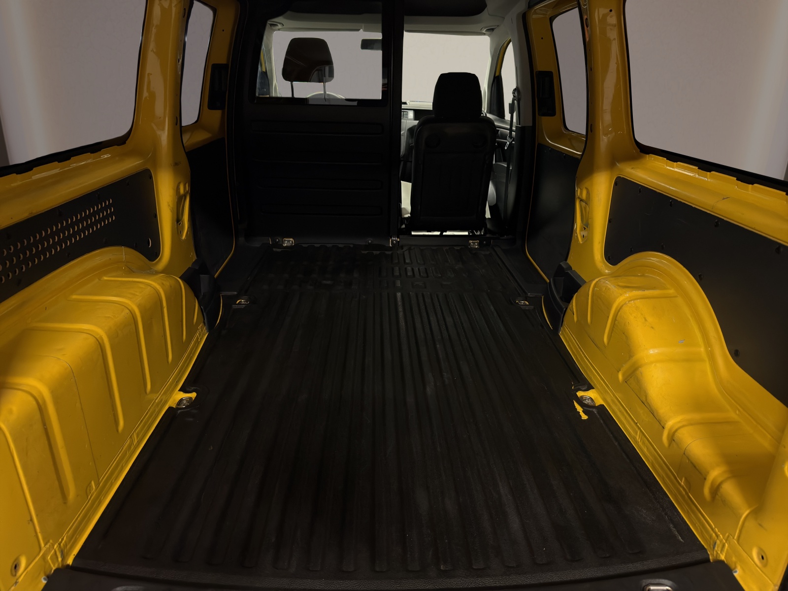 VW Caddy Maxi 2.0TDI BlueMotion Technology DSG-image-13