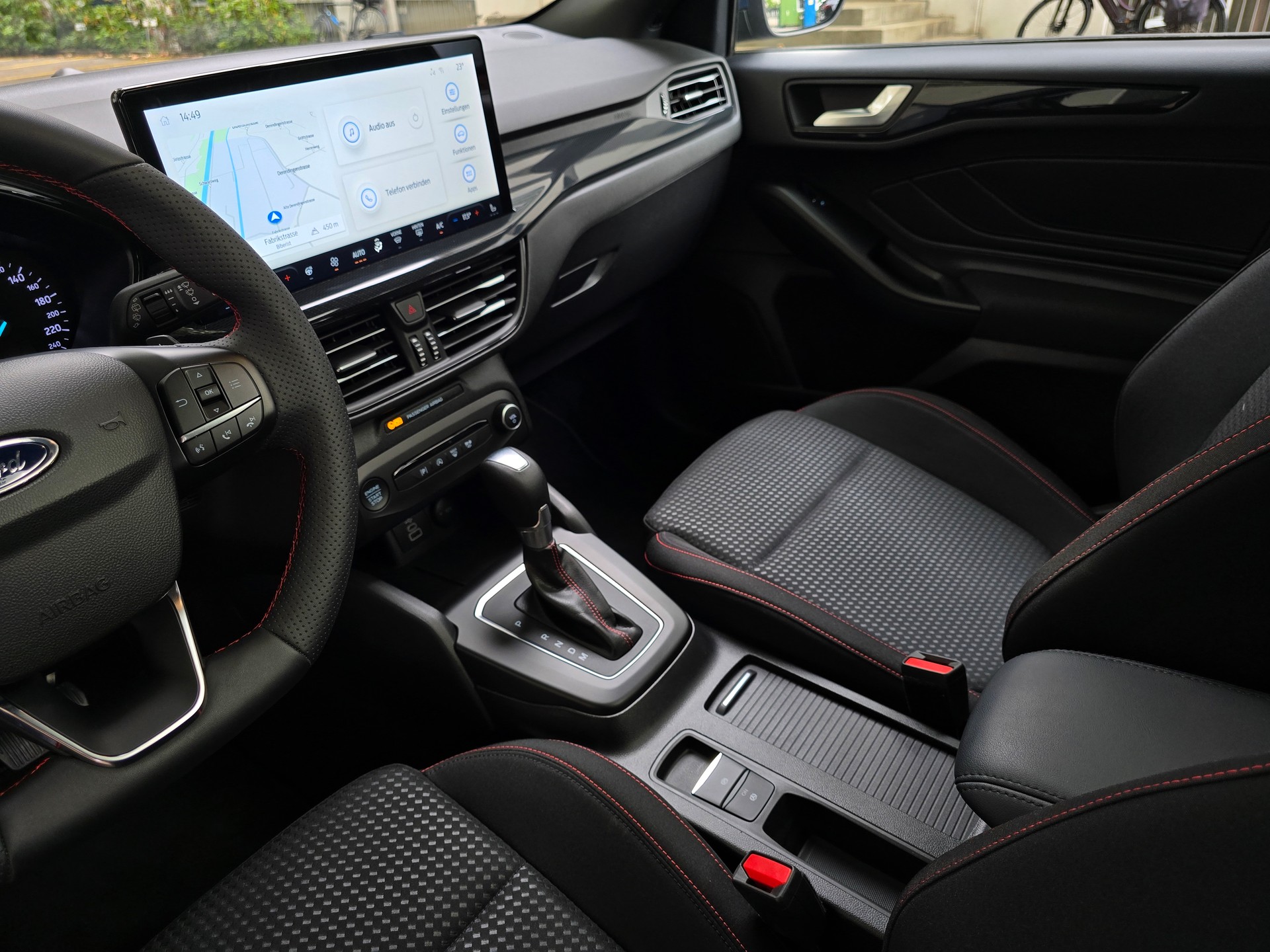 FORD Focus 1.0 MHEV ST-Line X Automat-image-14