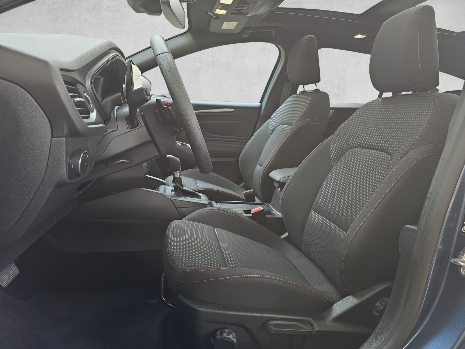 FORD Focus 1.0 MHEV ST-Line X Automat-image-9