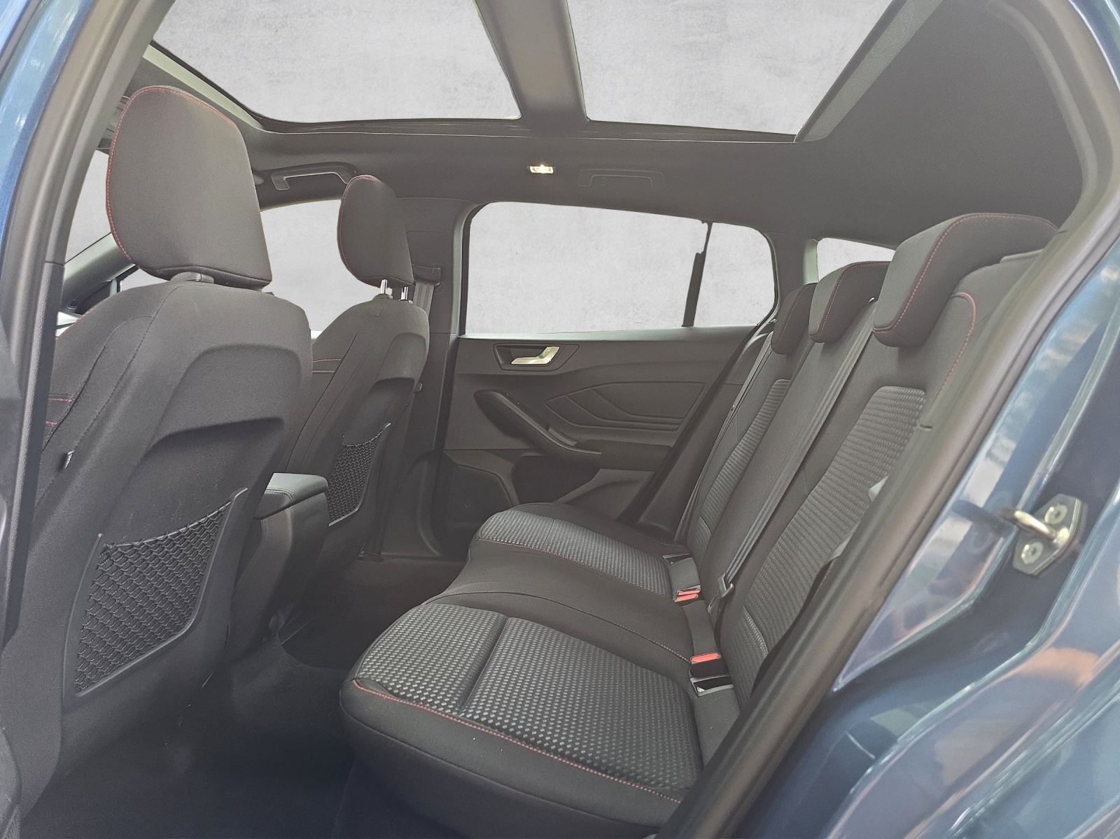 FORD Focus 1.0 MHEV ST-Line X Automat-image-11