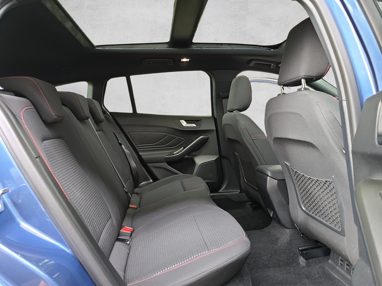 FORD Focus 1.0 MHEV ST-Line X Automat-image-12