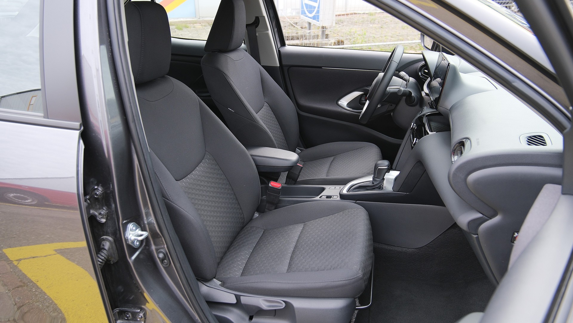 TOYOTA Yaris Cross 1.5 Trend e-CVT-image-13