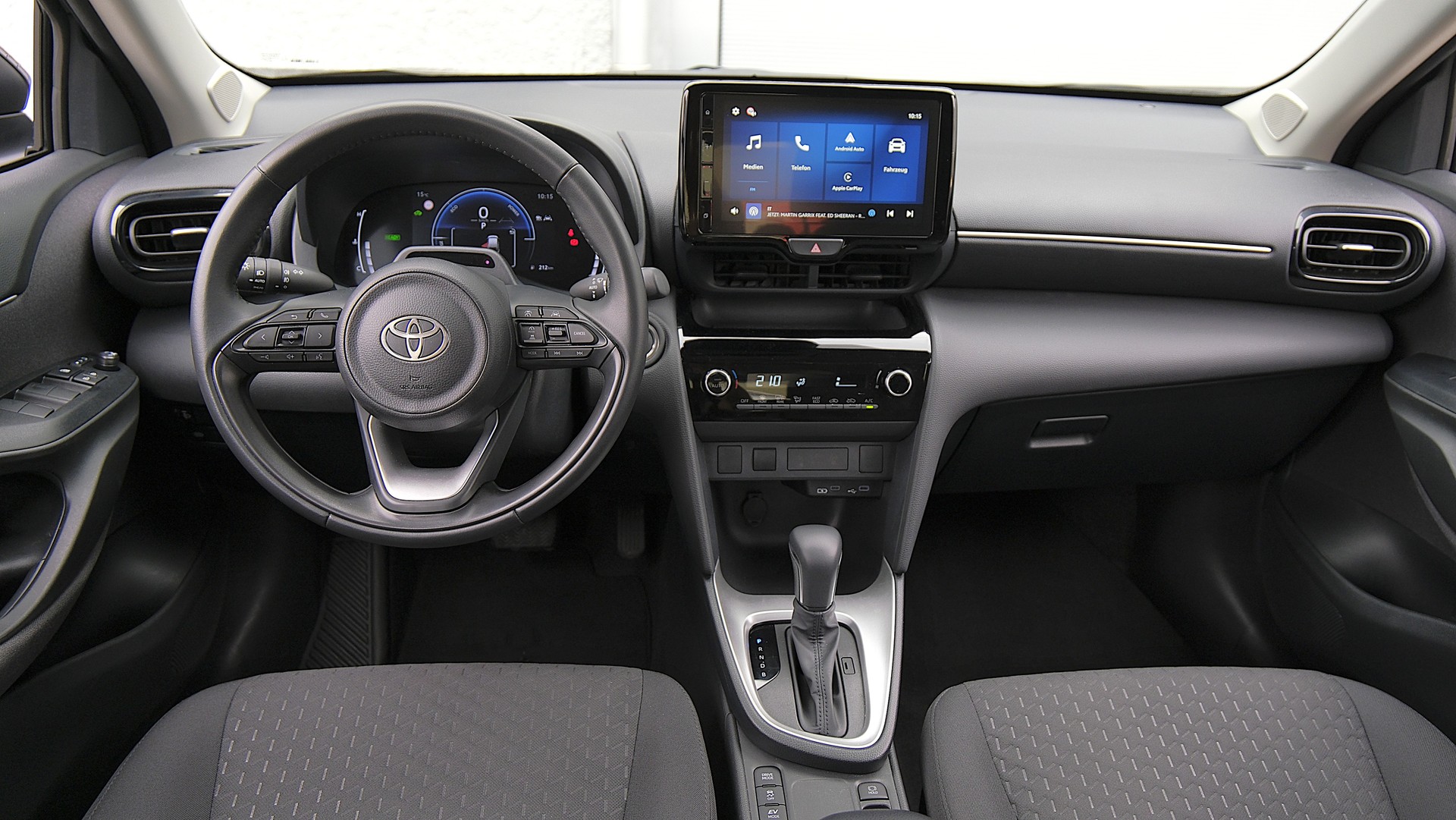 TOYOTA Yaris Cross 1.5 Trend e-CVT-image-15