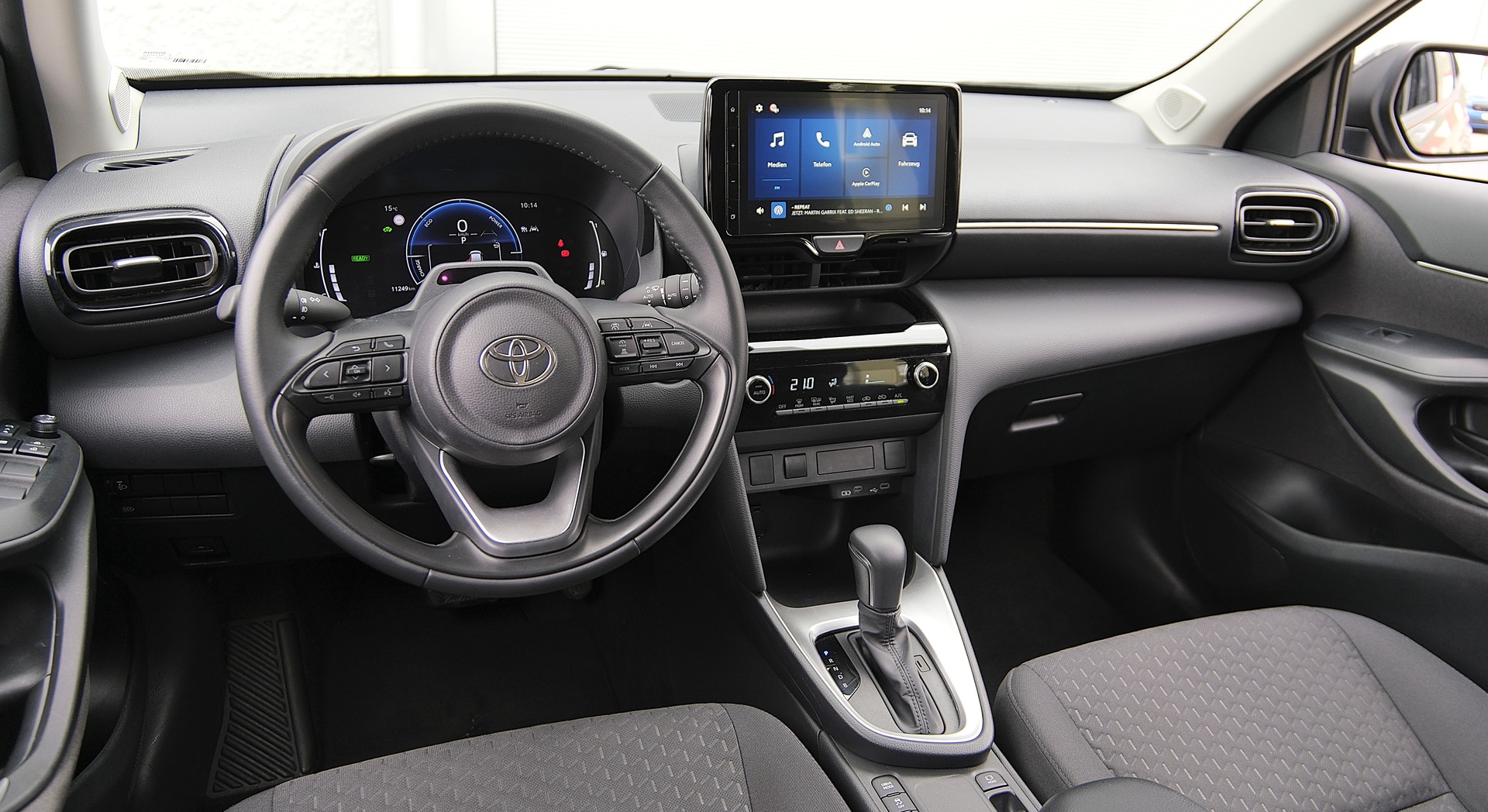 TOYOTA Yaris Cross 1.5 Trend e-CVT-image-5