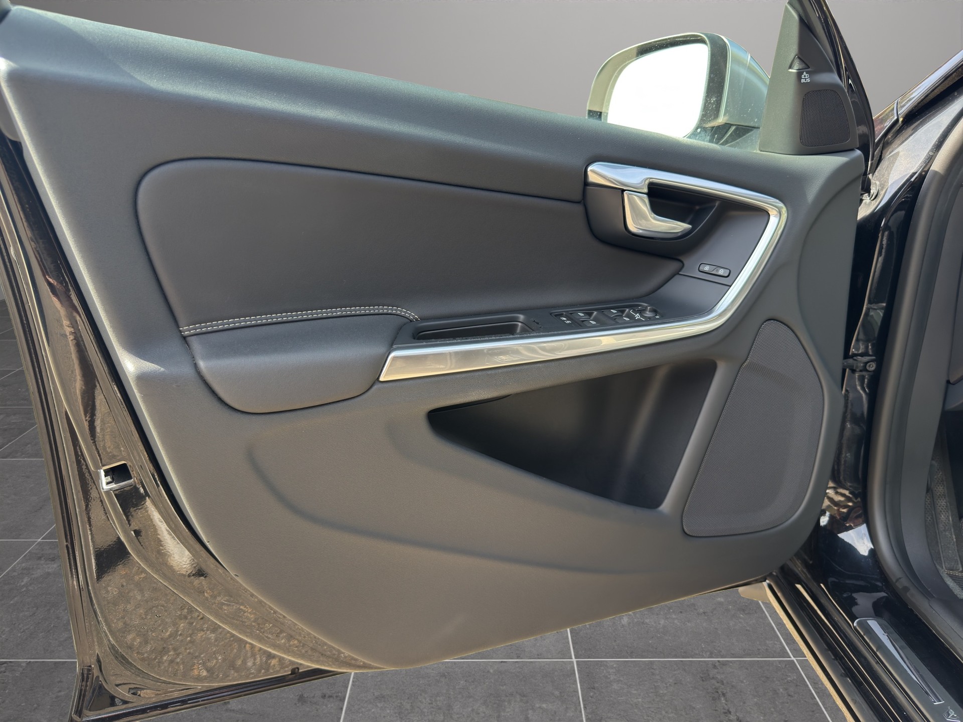 VOLVO V60 T4 R-Design Powershift-image-12