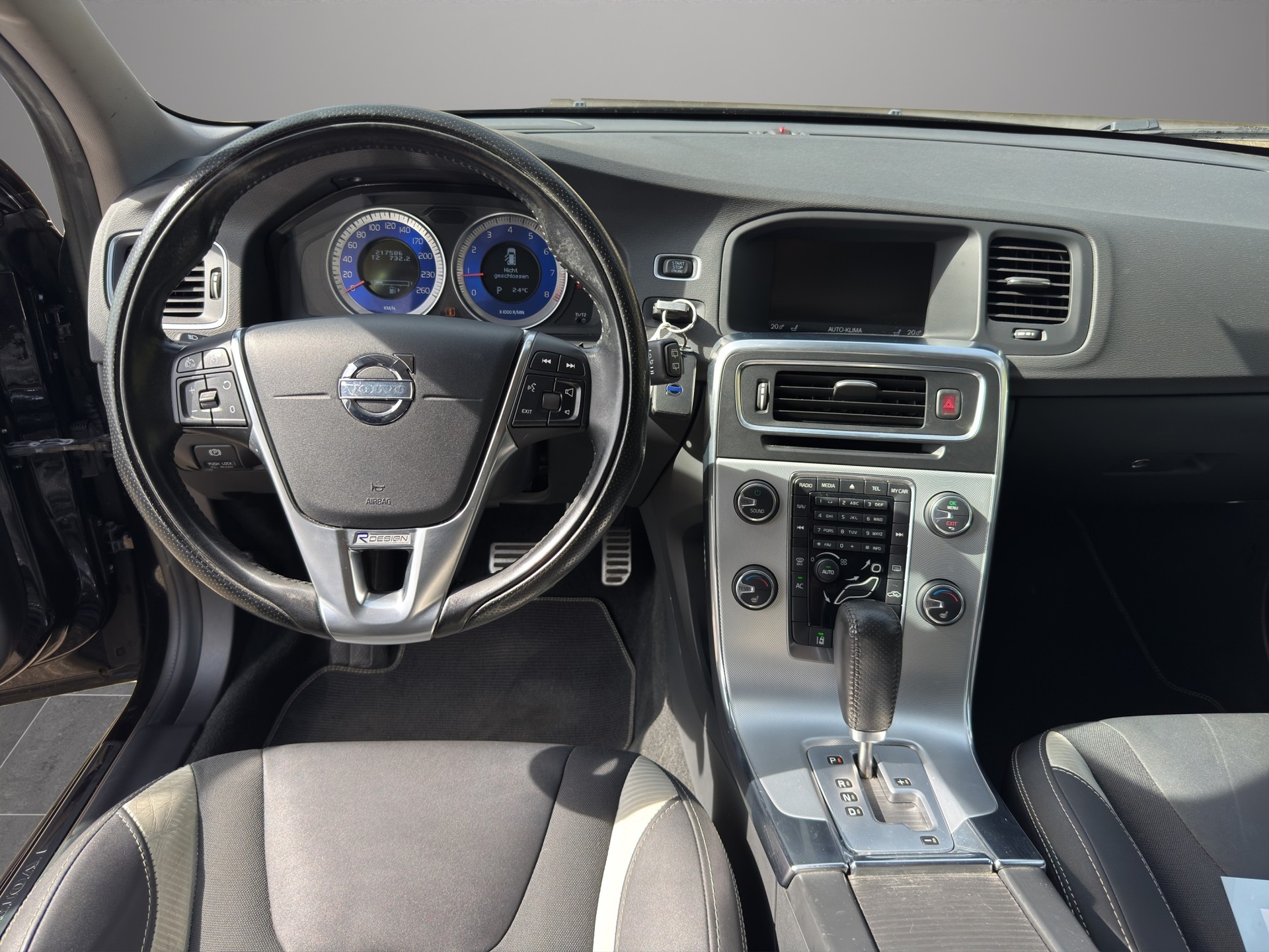 VOLVO V60 T4 R-Design Powershift-image-9