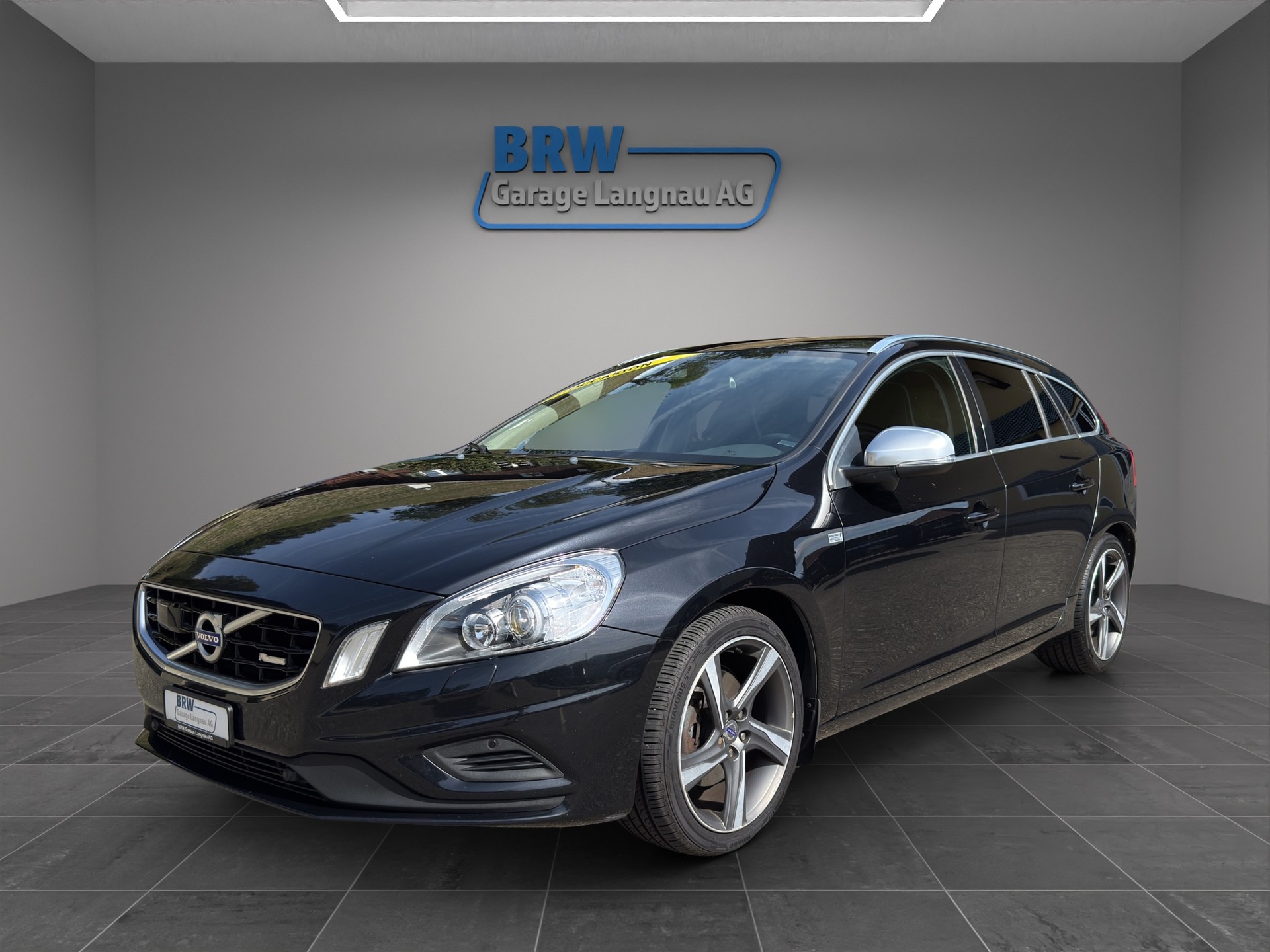 VOLVO V60 T4 R-Design Powershift-image-0