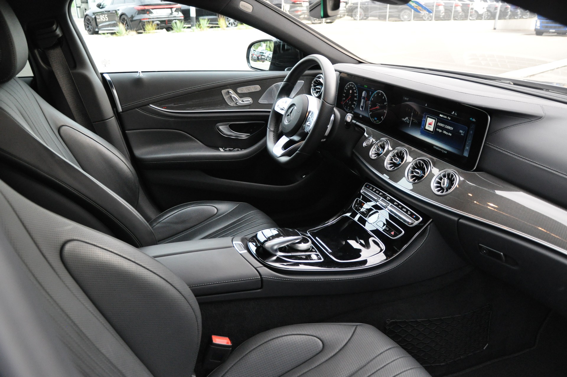 MERCEDES-BENZ CLS 450 4Matic AMG Line 9G-Tronic-image-16