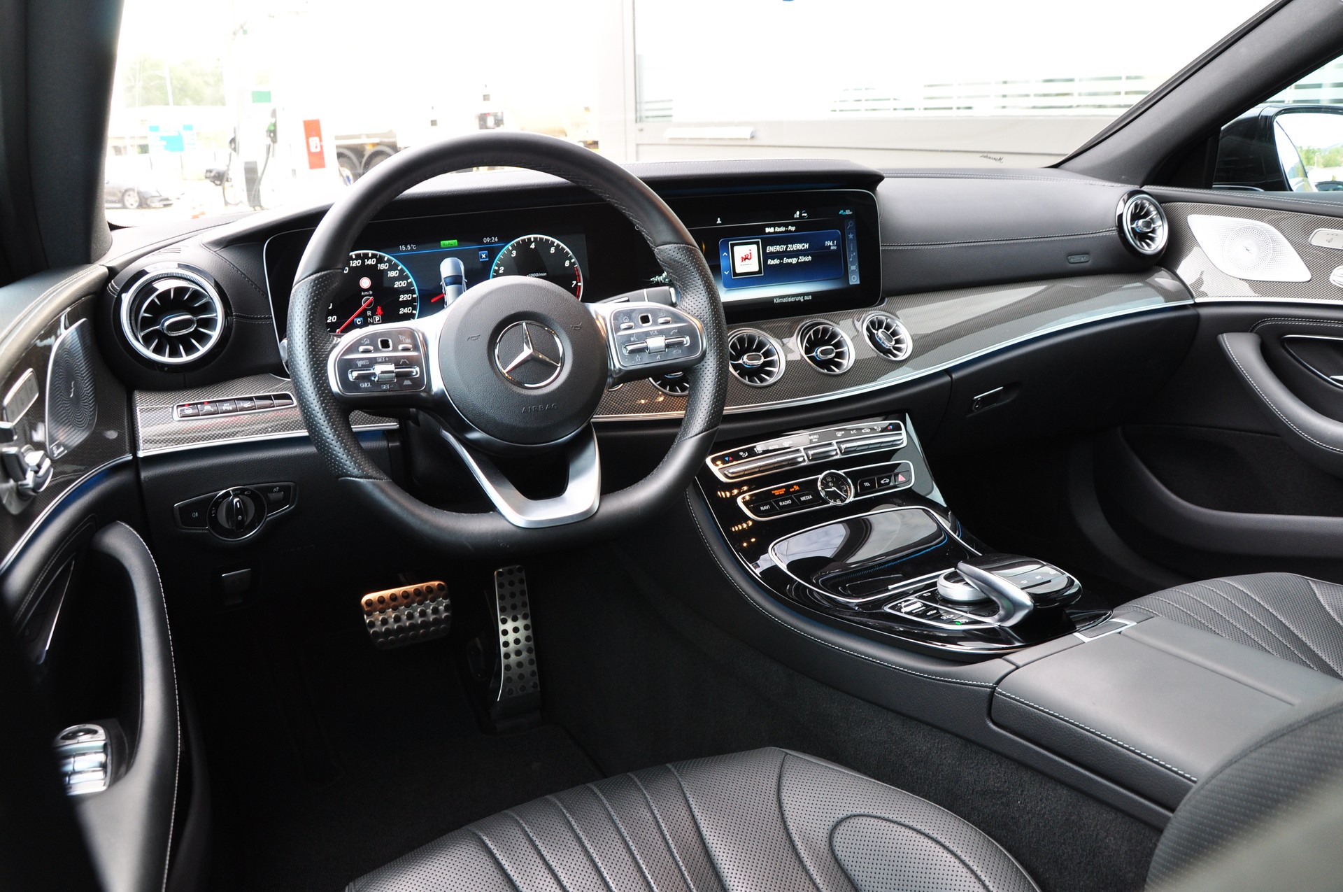 MERCEDES-BENZ CLS 450 4Matic AMG Line 9G-Tronic-image-15