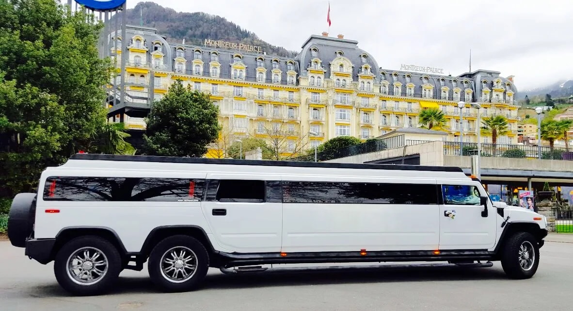 HUMMER Stretch Limousine 17 places