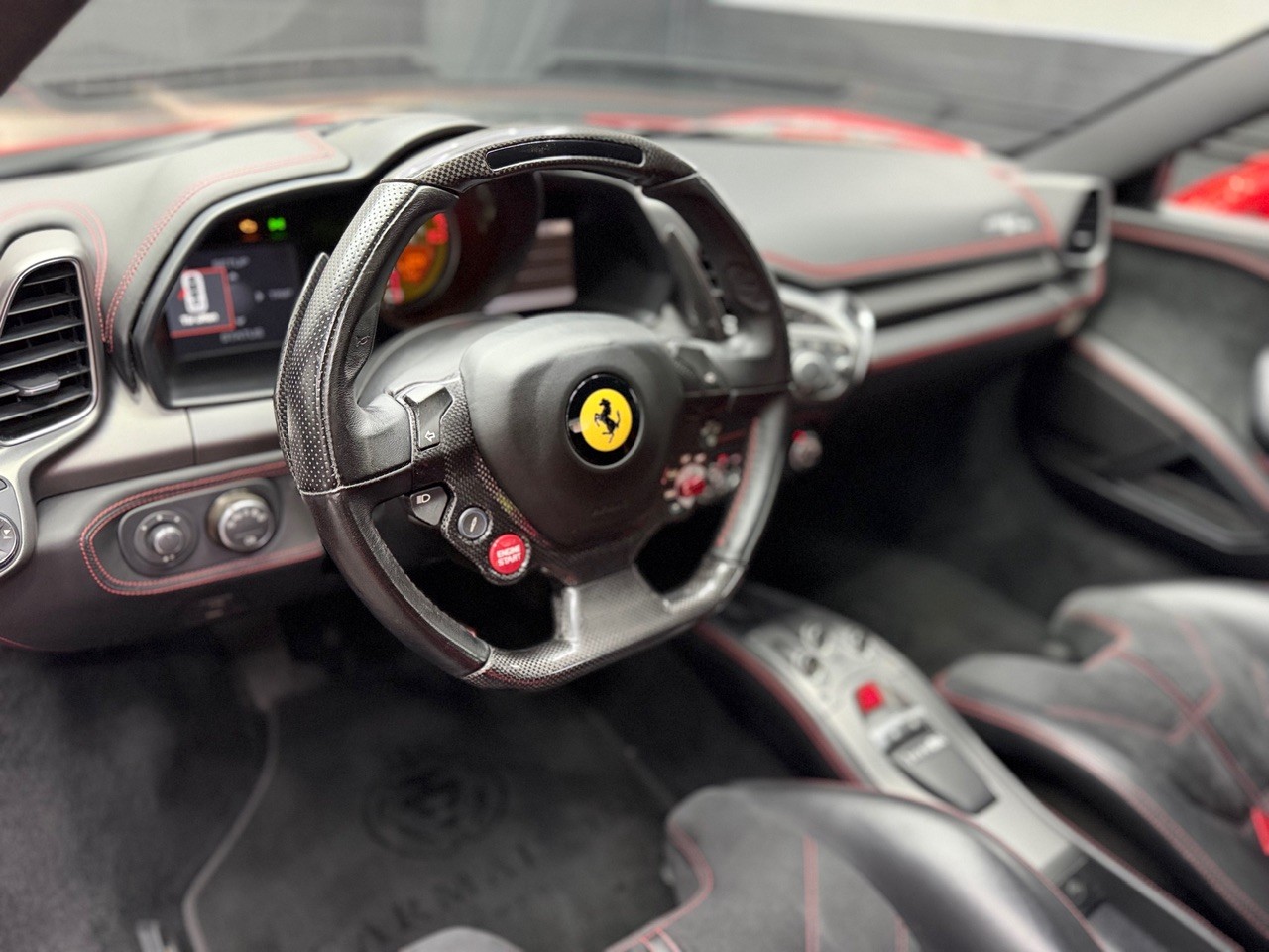FERRARI 458 Italia 4.5 V8 | Racing Carbon Sitze | Carbon LED Lenkrad | Bicolor | Ferrari Servicegepflegt | Steinschlagschutzfolie-image-15