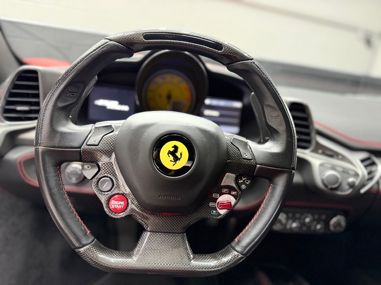 FERRARI 458 Italia 4.5 V8 | Racing Carbon Sitze | Carbon LED Lenkrad | Bicolor | Ferrari Servicegepflegt | Steinschlagschutzfolie-image-25