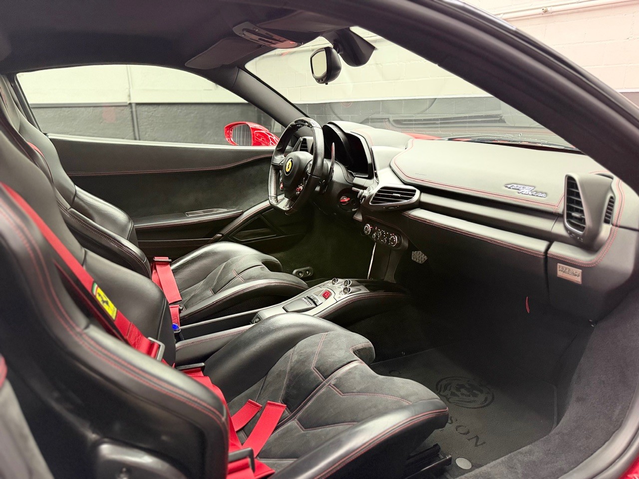 FERRARI 458 Italia 4.5 V8 | Racing Carbon Sitze | Carbon LED Lenkrad | Bicolor | Ferrari Servicegepflegt | Steinschlagschutzfolie-image-19