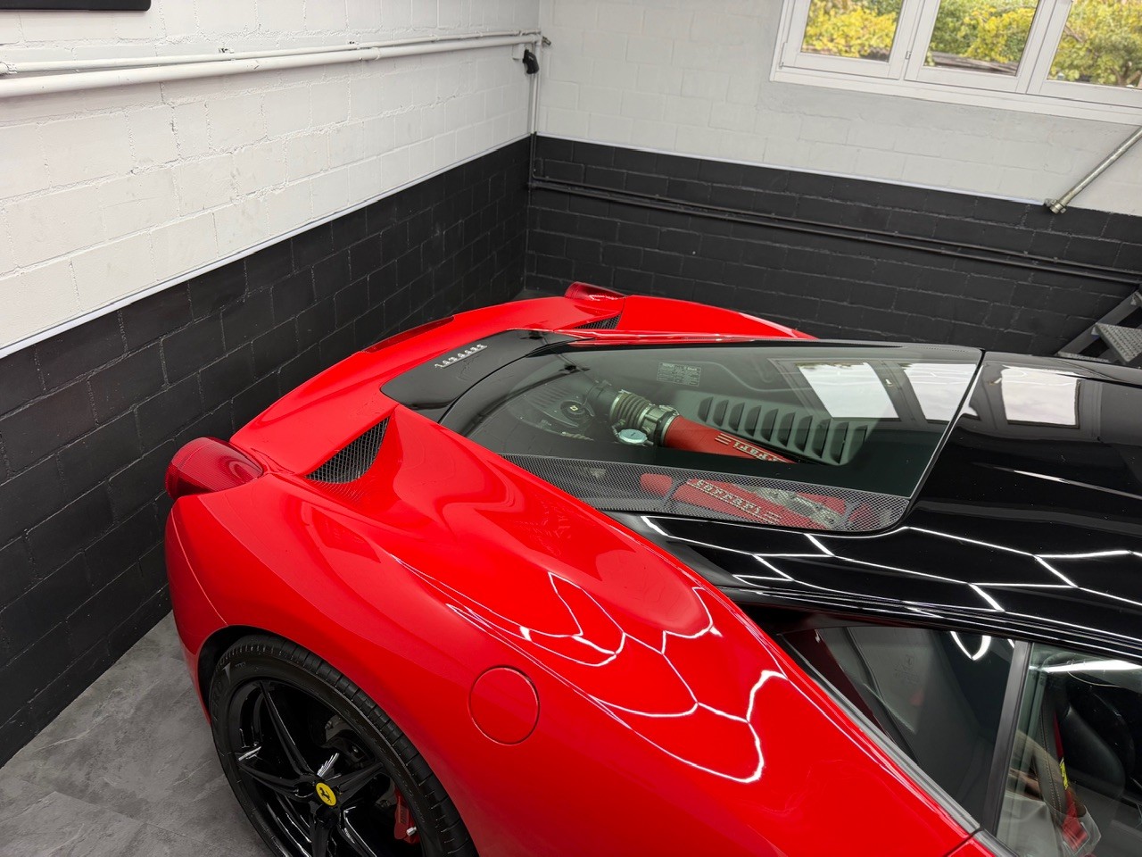 FERRARI 458 Italia 4.5 V8 | Racing Carbon Sitze | Carbon LED Lenkrad | Bicolor | Ferrari Servicegepflegt | Steinschlagschutzfolie-image-5