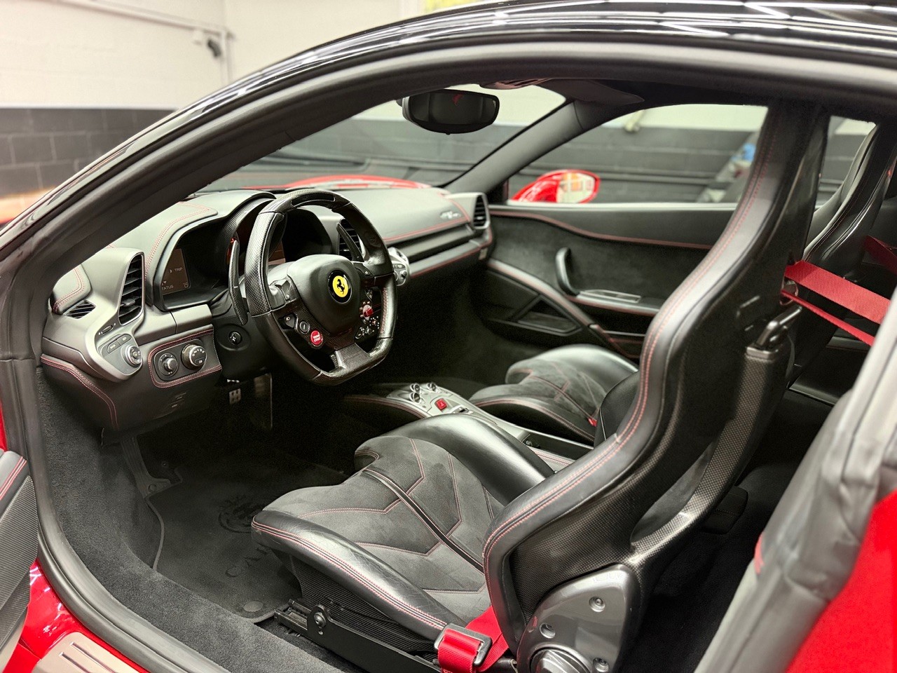 FERRARI 458 Italia 4.5 V8 | Racing Carbon Sitze | Carbon LED Lenkrad | Bicolor | Ferrari Servicegepflegt | Steinschlagschutzfolie-image-13