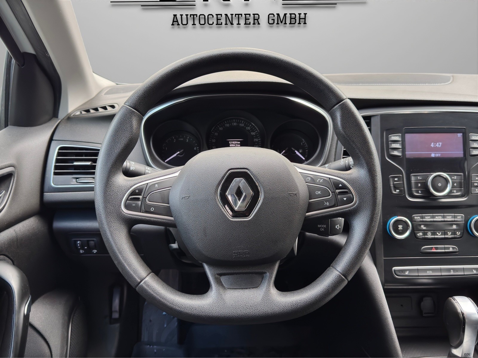 RENAULT Mégane Grandtour 1.5 dCi Business EDC-image-9