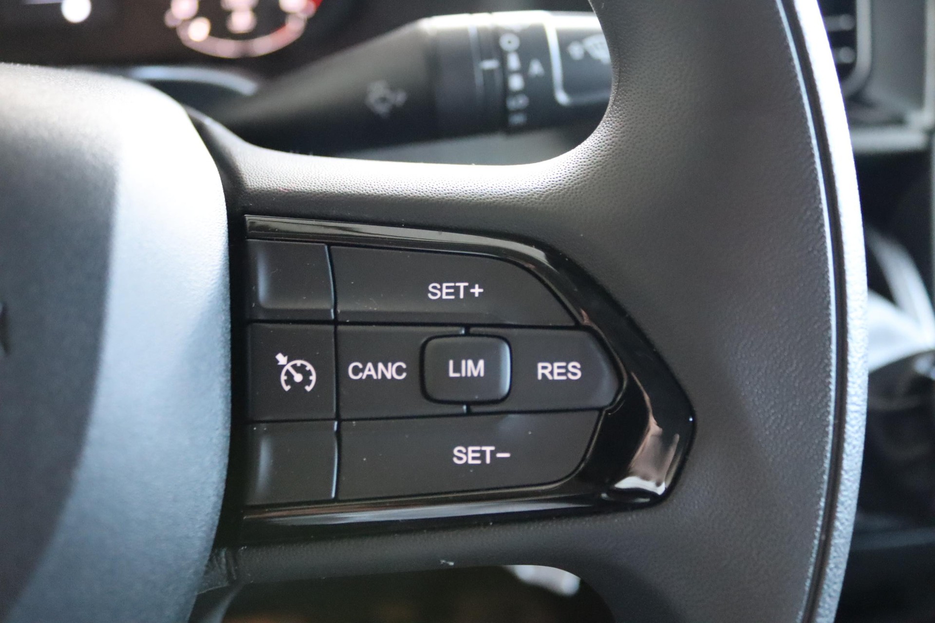 TOYOTA PROACE MAX Van 3.5 L2H2 2.2 D Active-image-5