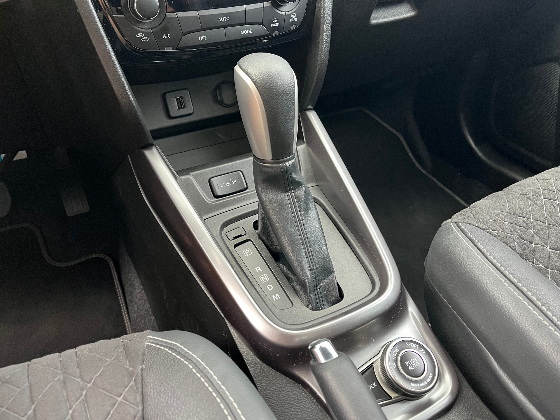 SUZUKI Vitara 1.4 4x4 Boosterjet Compact Top Automatic Allgrip *Vollausstattung*aus 1. Hand*Garantie*-image-8