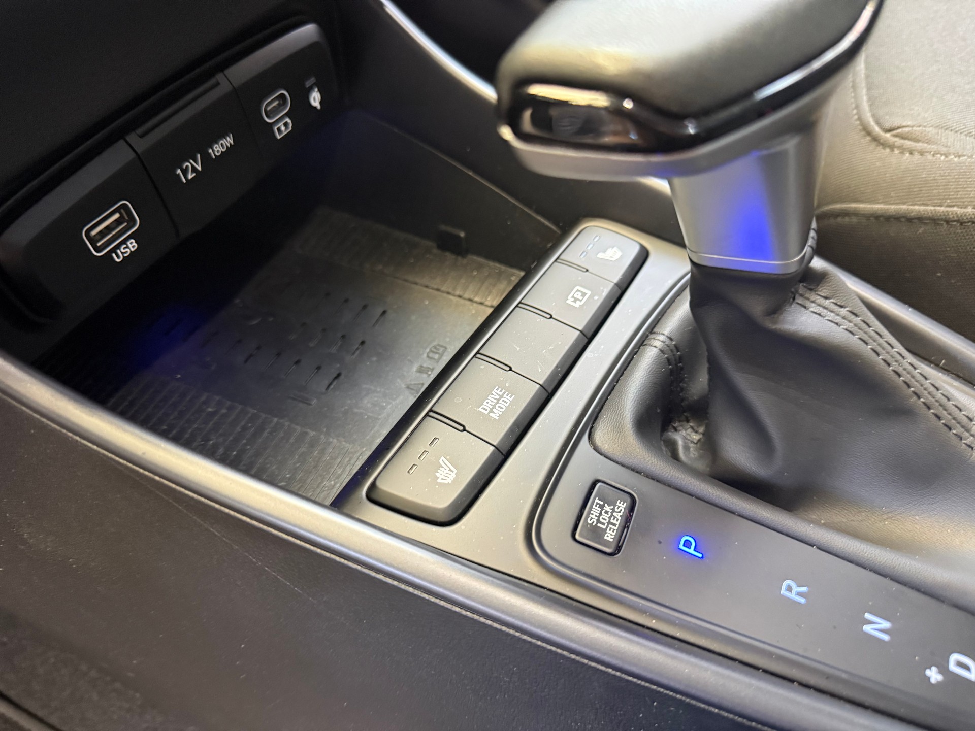 HYUNDAI i20 1.0 T-GDi Amplia DCT-image-10
