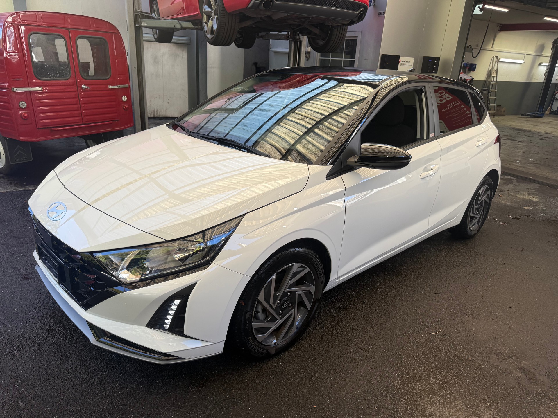 HYUNDAI i20 1.0 T-GDi Amplia DCT-image-0