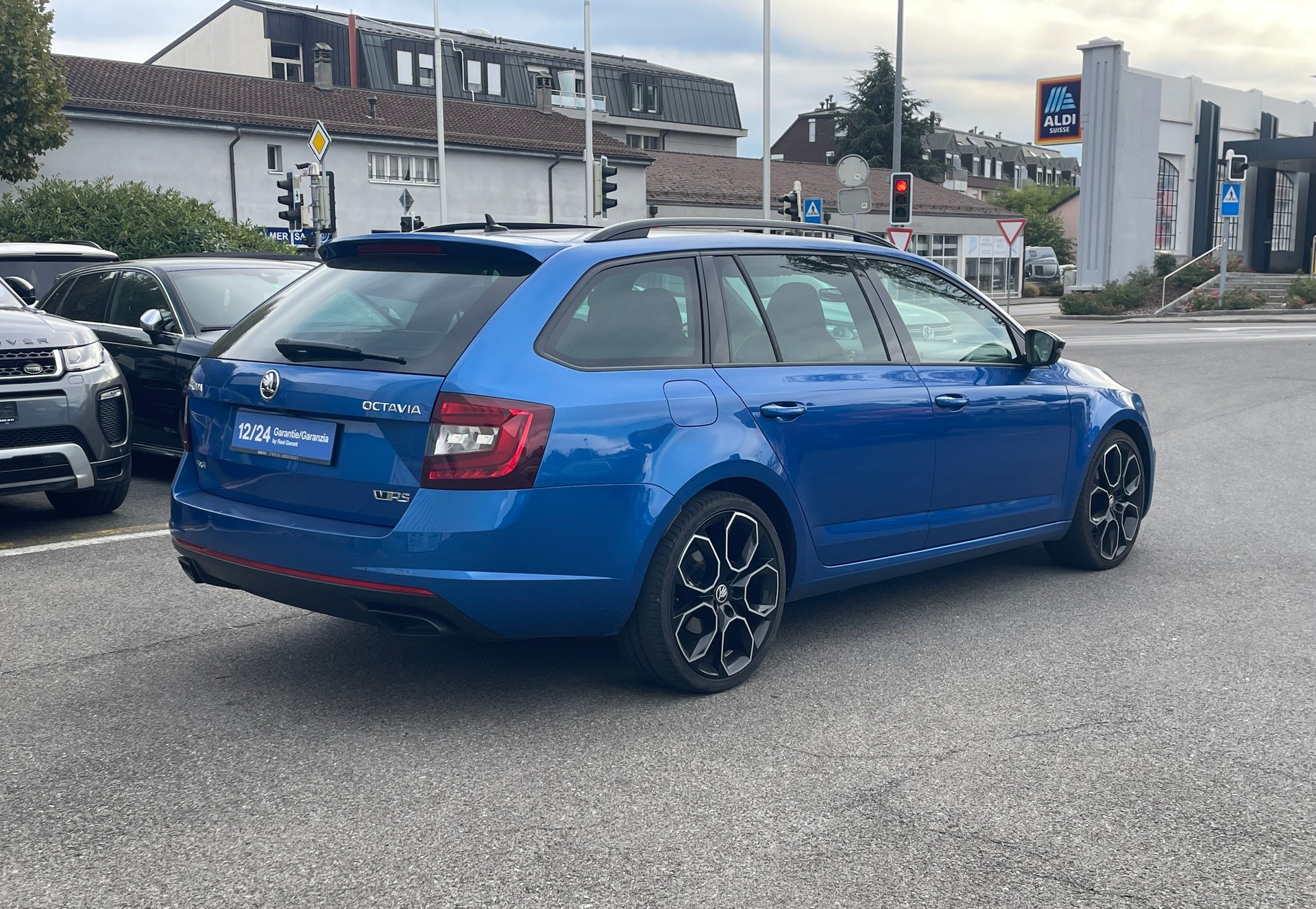 SKODA Octavia Combi 2.0 TDI RS 4x4 DSG-image-3