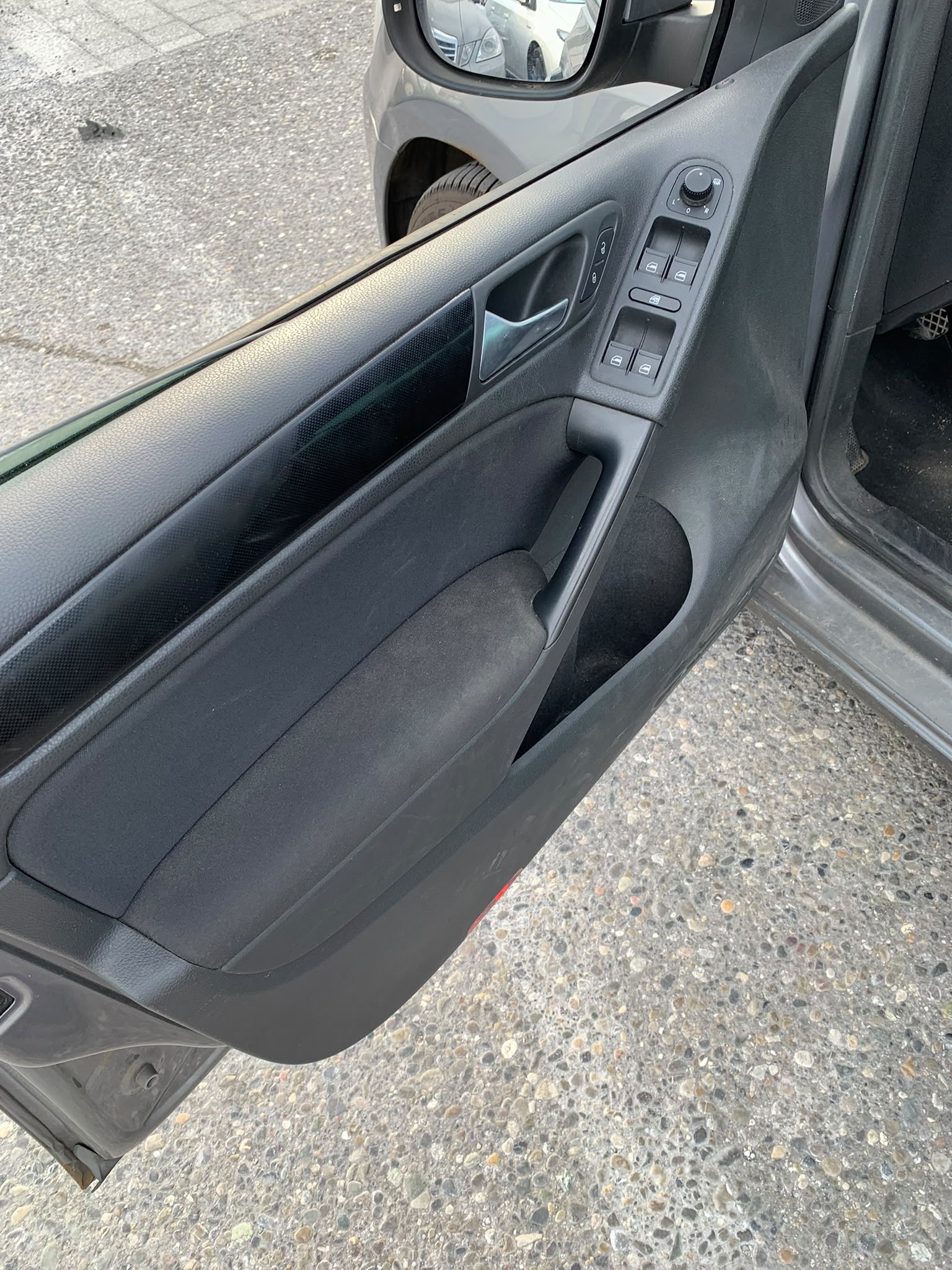 VW Golf 1.4 TSI Comfortline (Klimatronik * Alufelgen * Radio CD * Multilenkrad * BO5)-image-15