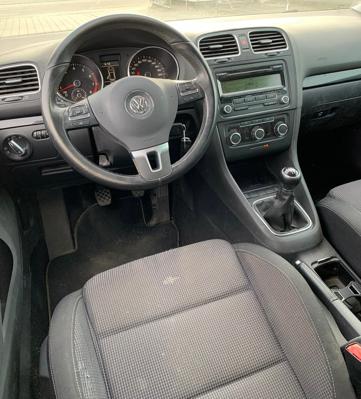 VW Golf 1.4 TSI Comfortline (Klimatronik * Alufelgen * Radio CD * Multilenkrad * BO5)-image-11