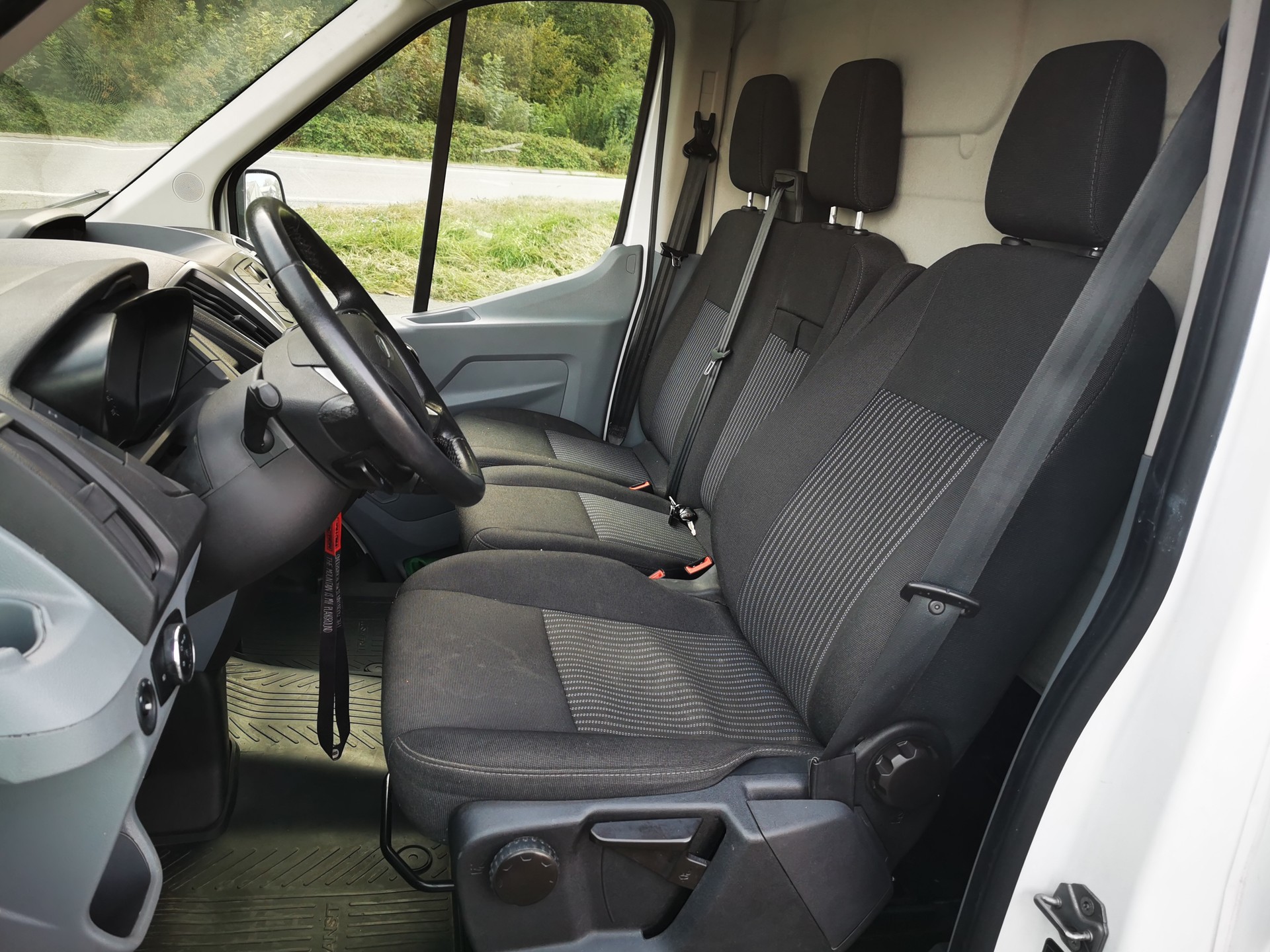 FORD Transit Van 350 L3H2 Ambiente 4WD-image-9