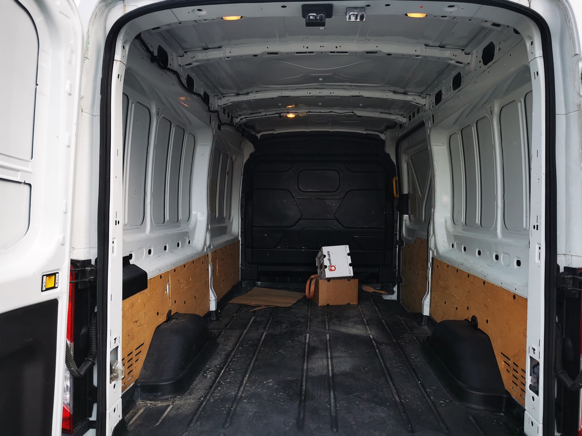 FORD Transit Van 350 L3H2 Ambiente 4WD-image-7