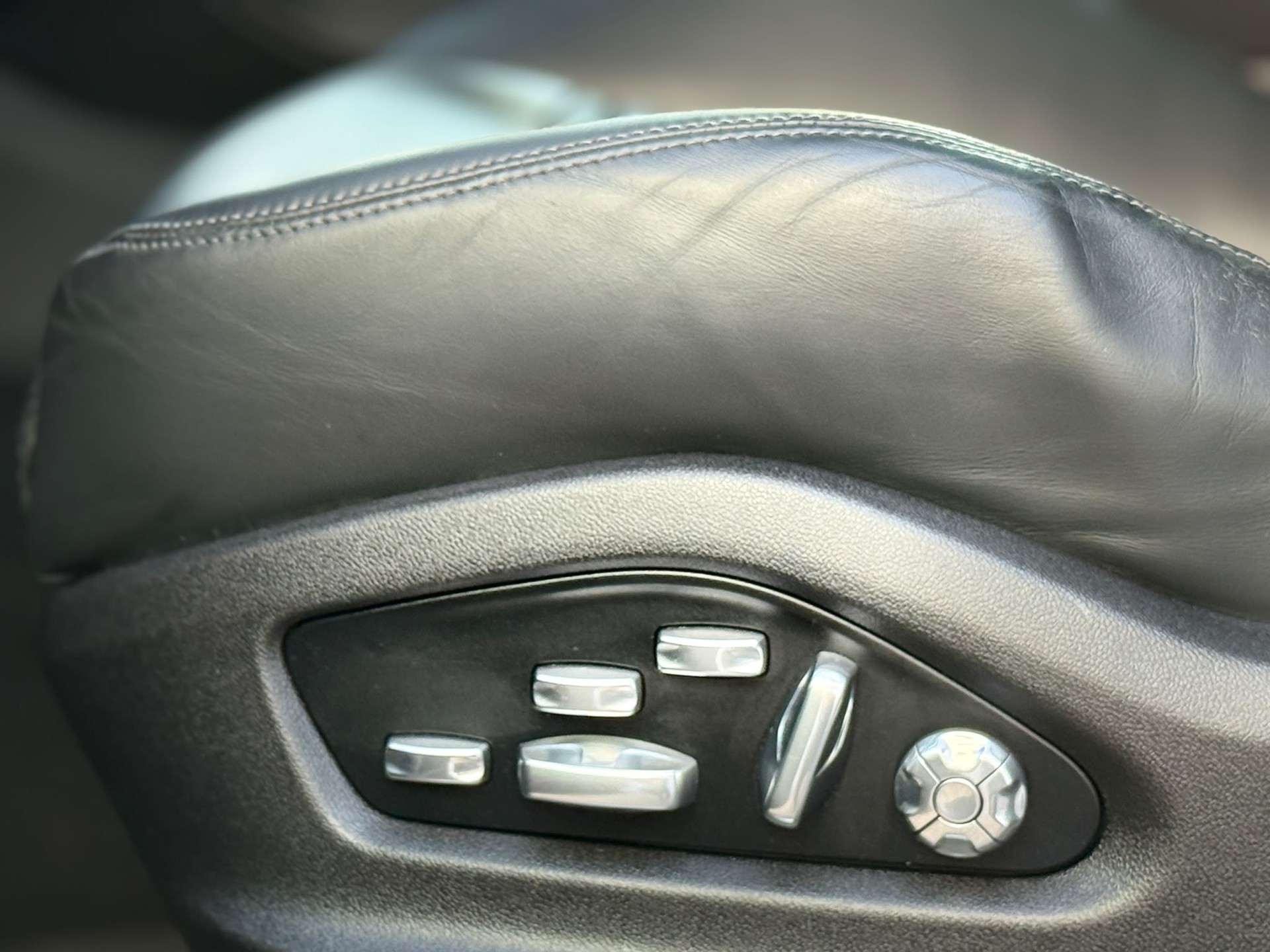 PORSCHE Cayenne 3.0 V6-image-18