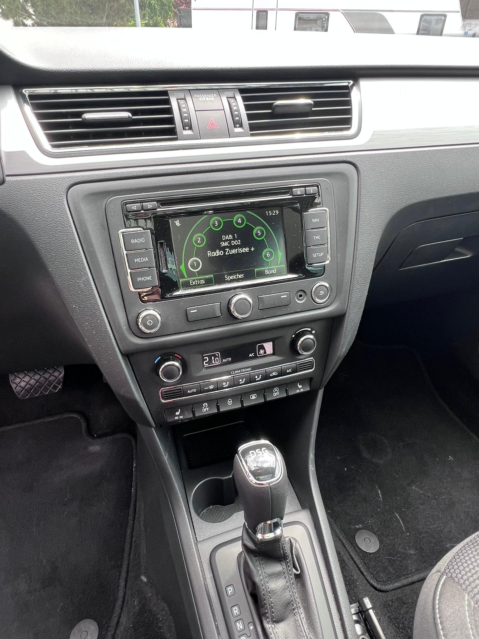 SKODA Rapid Spaceback 1.4 TSI Elegance DSG-image-11