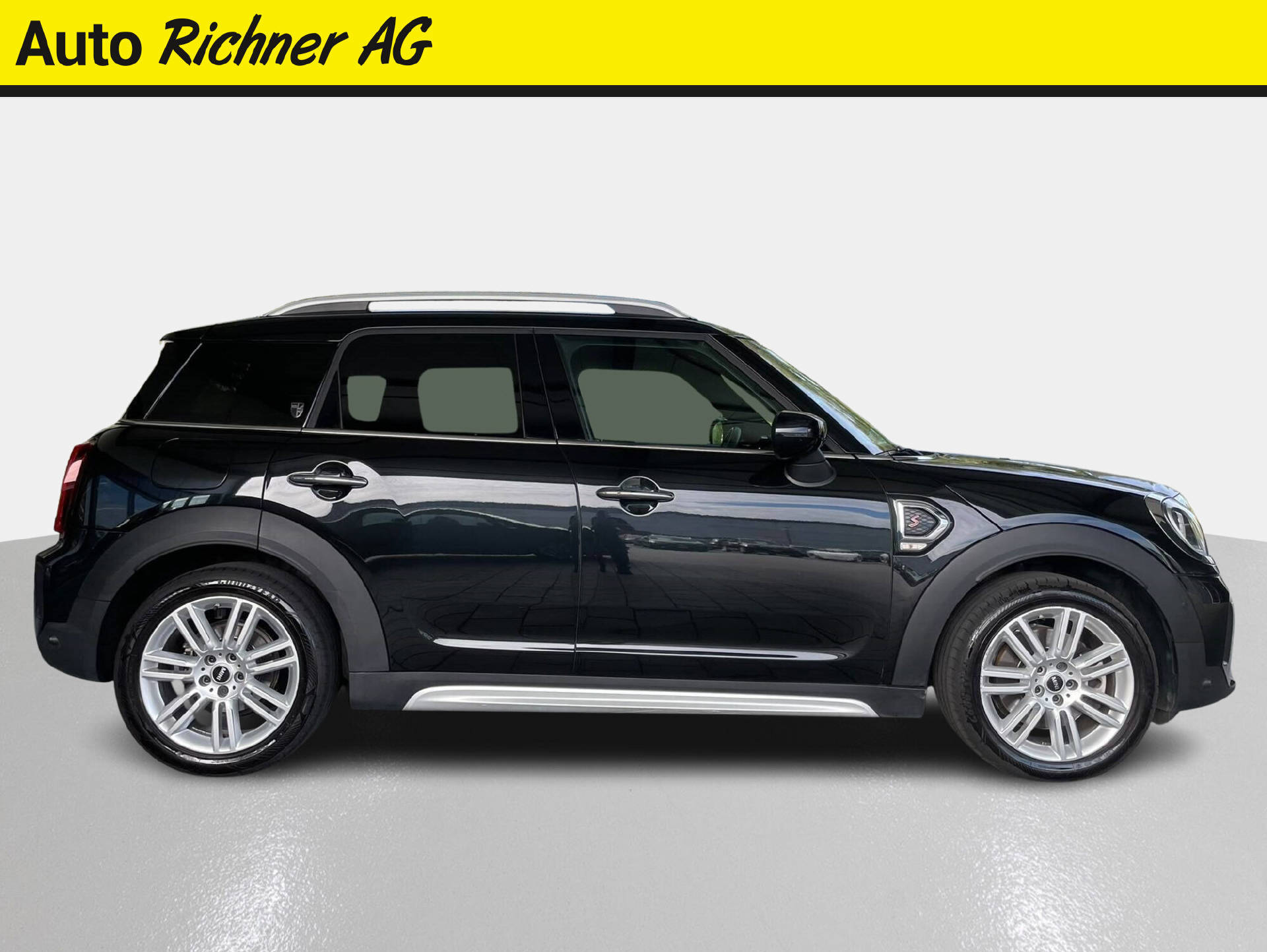 MINI Countryman F60 2.0i Cooper S ALL4-image-2