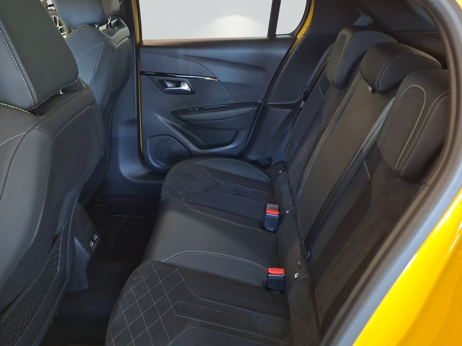 PEUGEOT 208 1.2 PureTech 130 GT-image-13