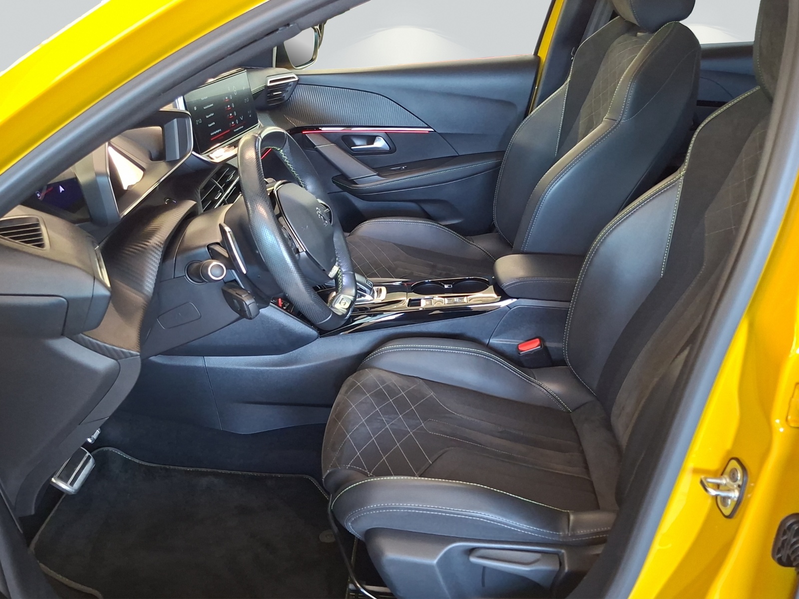 PEUGEOT 208 1.2 PureTech 130 GT-image-10