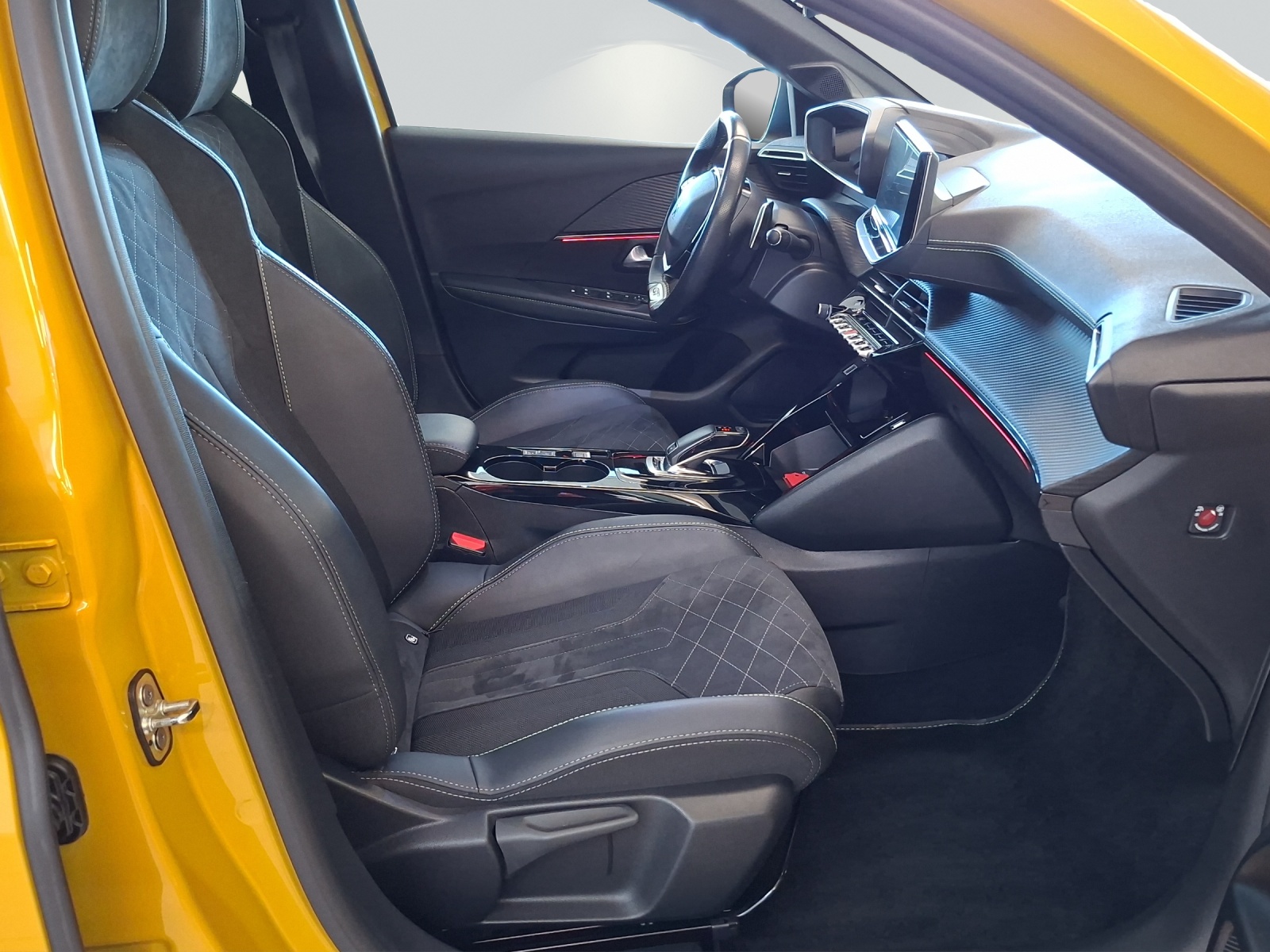 PEUGEOT 208 1.2 PureTech 130 GT-image-11