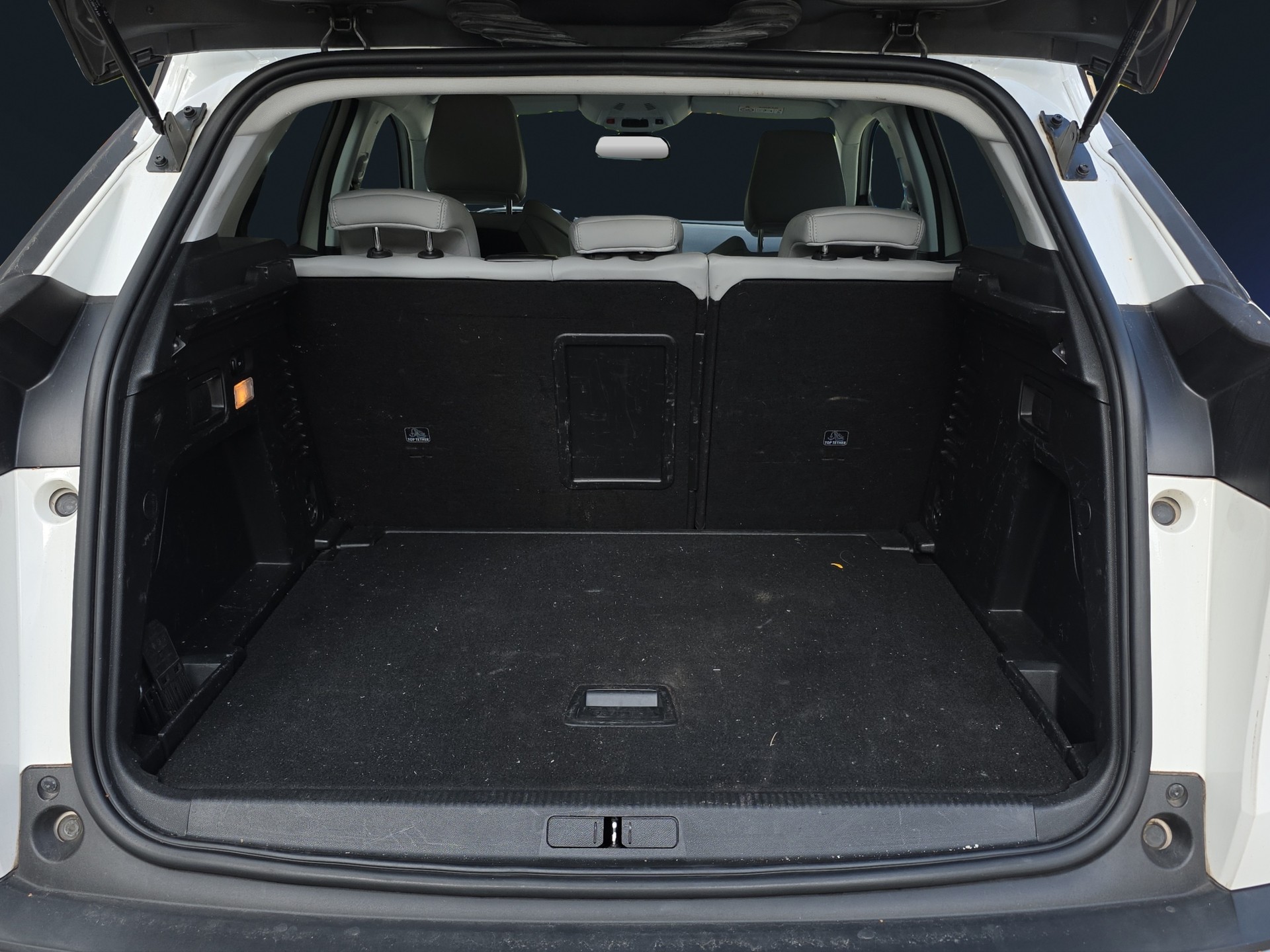 PEUGEOT 3008 1.2 PureTech Allure EAT-image-14
